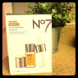 NIB No7 Youthful Vitamin C Fresh Radiance Essence